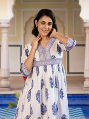Jaitpuriya Women Blue And White Floral Print A-Line Dresses