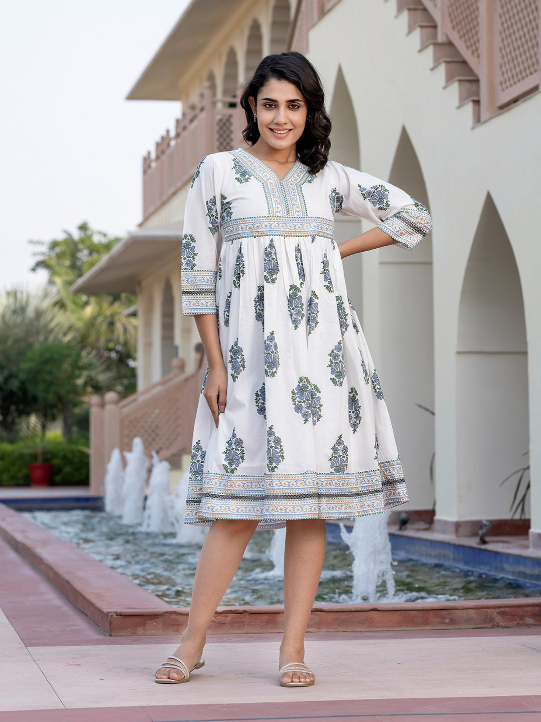 Jaitpuriya Women Gree And White Floral Print A-Line Dresses