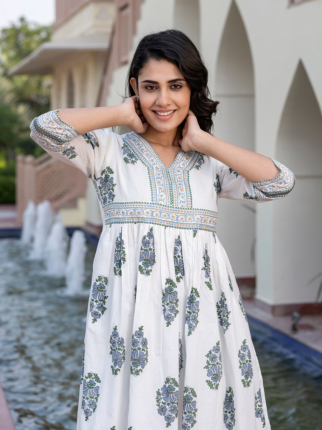 Jaitpuriya Women Gree And White Floral Print A-Line Dresses
