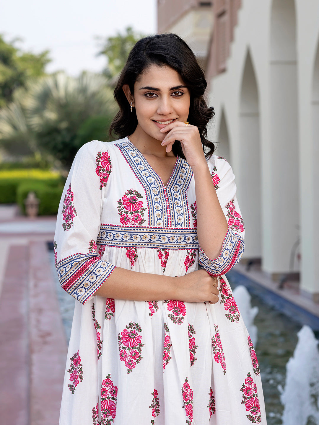 Jaitpuriya Women Pink And White Floral Print A-Line Dresses