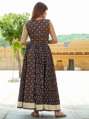 Jaitpuriya Multicolor Gold Print Lehenga Choli