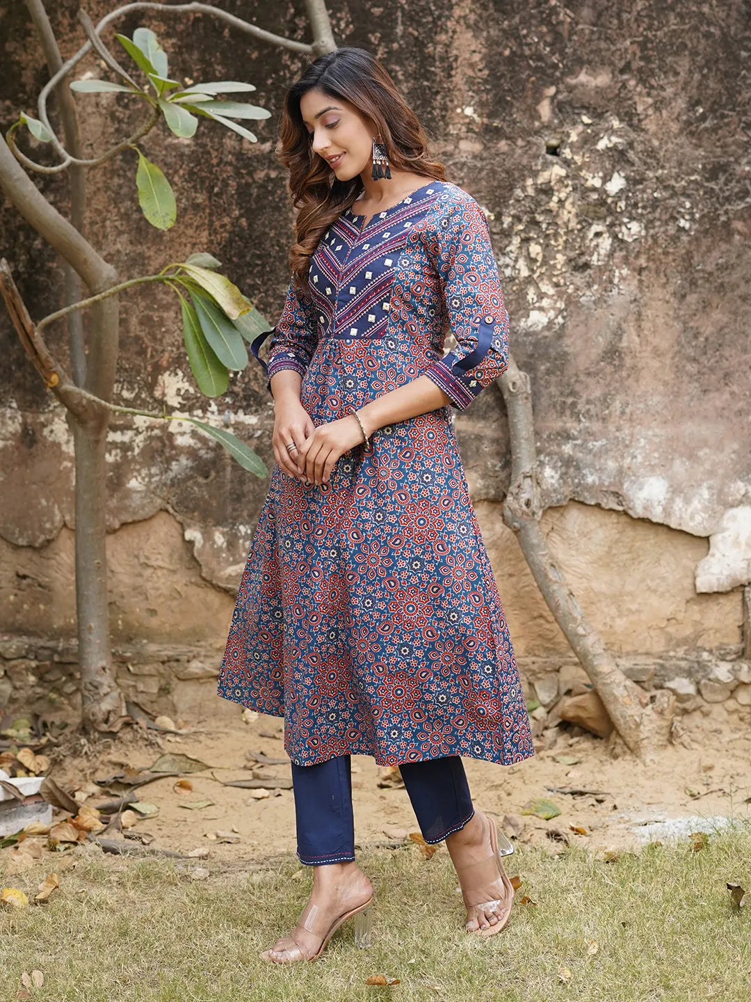 Jaitpuriya Women Blue And Rust Printed Straight Kurta Pant Set