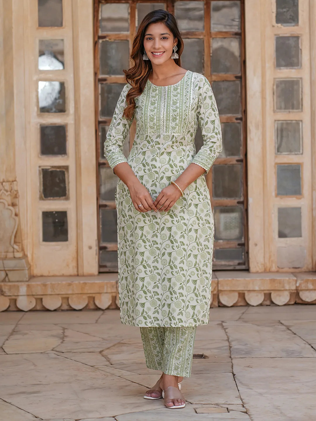 Jaitpuriya Women White And Green Floral Straight Kurta Pant Set