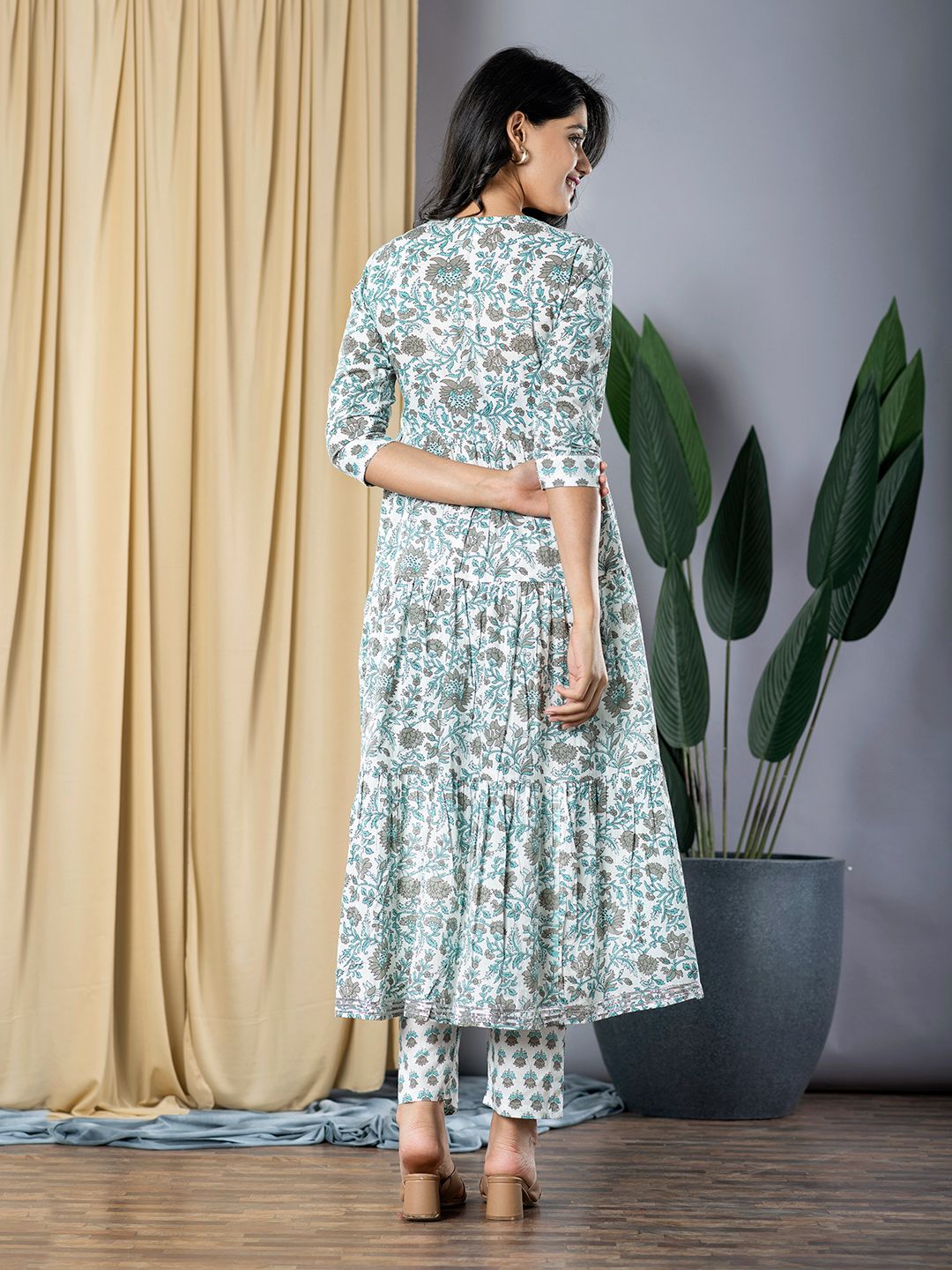 Jaitpuriya Women Grey And Turquoise Anarkali Kurta With Trouser Set Set
