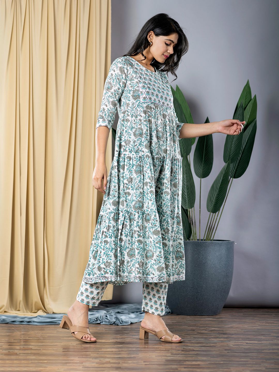Jaitpuriya Women Grey And Turquoise Anarkali Kurta With Trouser Set Set