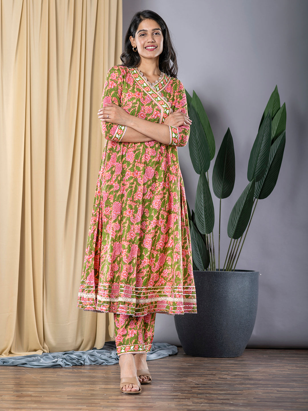 Jaitpuriya Women Multi Anarkali Kurta With Trouser Set Set