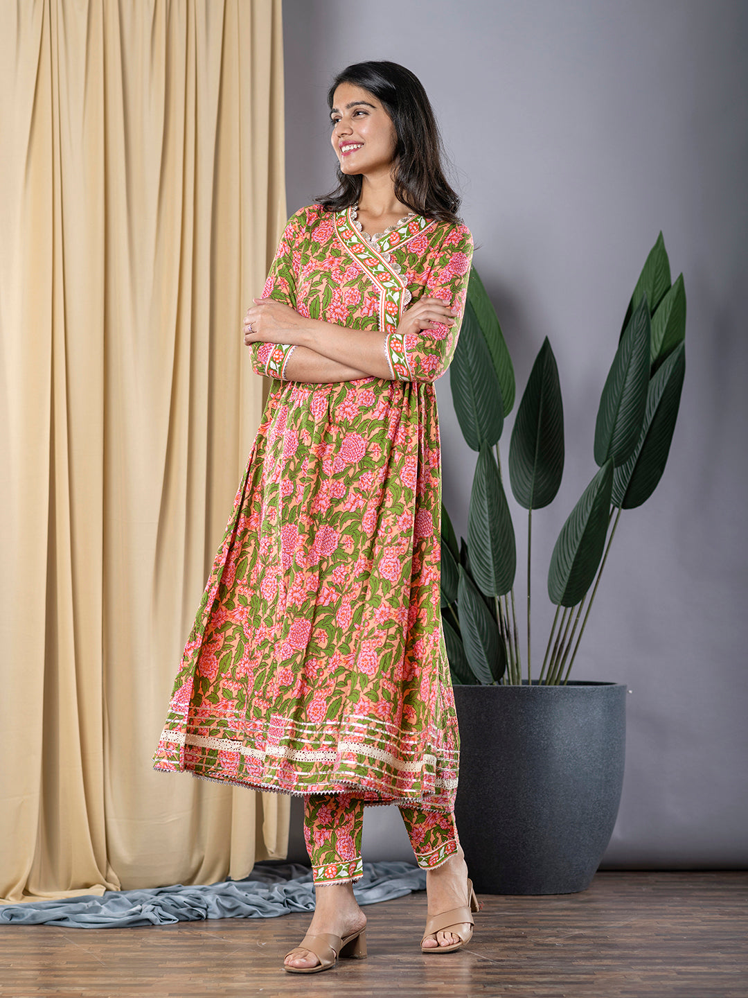 Jaitpuriya Women Multi Anarkali Kurta With Trouser Set Set