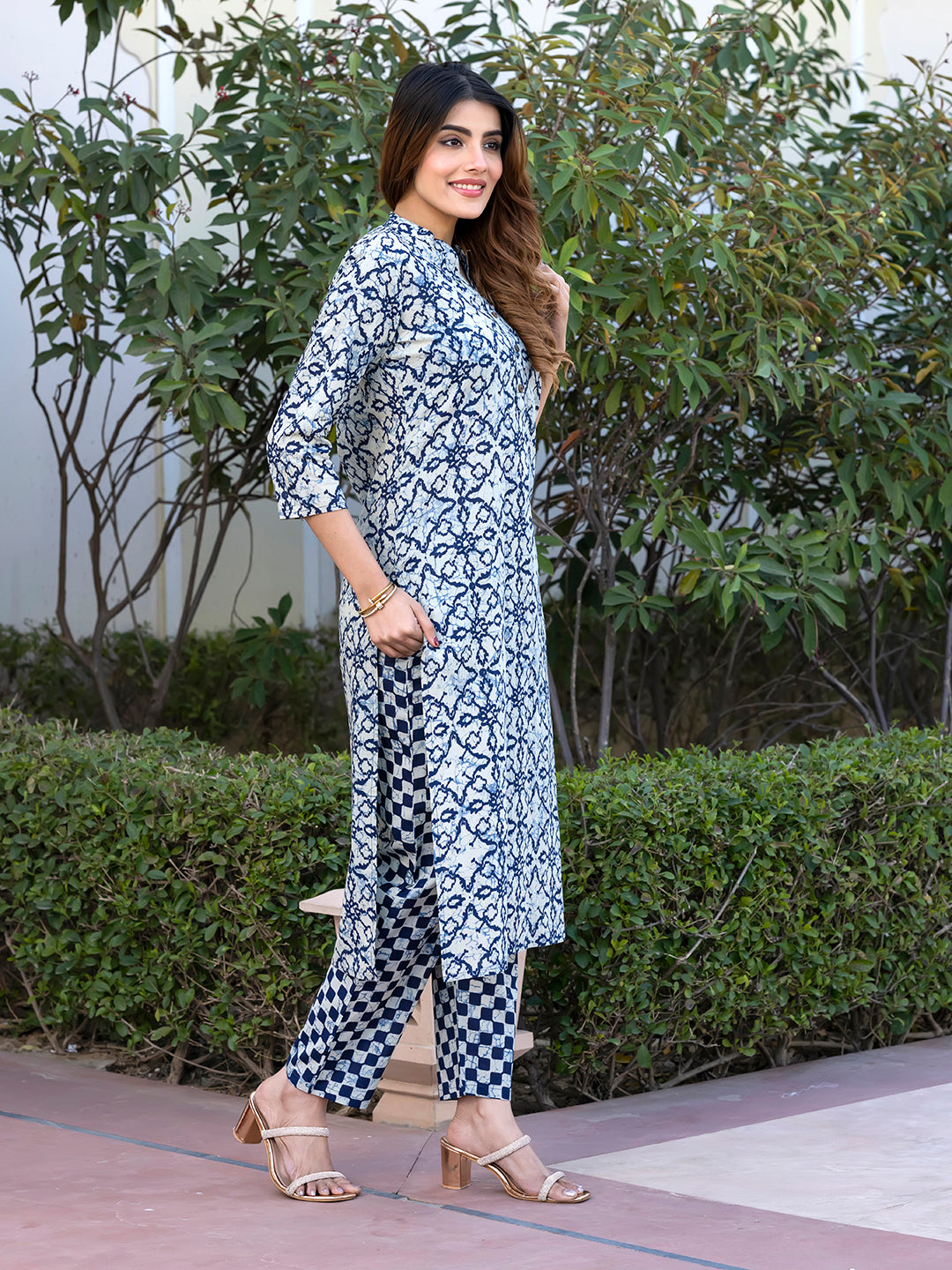 Jaitpuriya Women Blue and Grey Kurta Trouser Set
