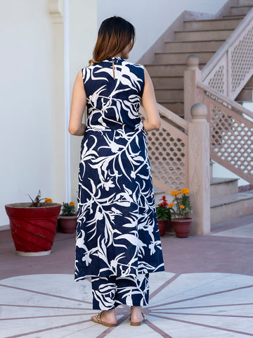 Jaitpuriya Women Blue and White Kurta with Palazzo Set