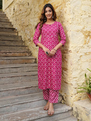 Jaitpuriya Women Pink Geometric Straight Kurta Pant and Dupatta Set
