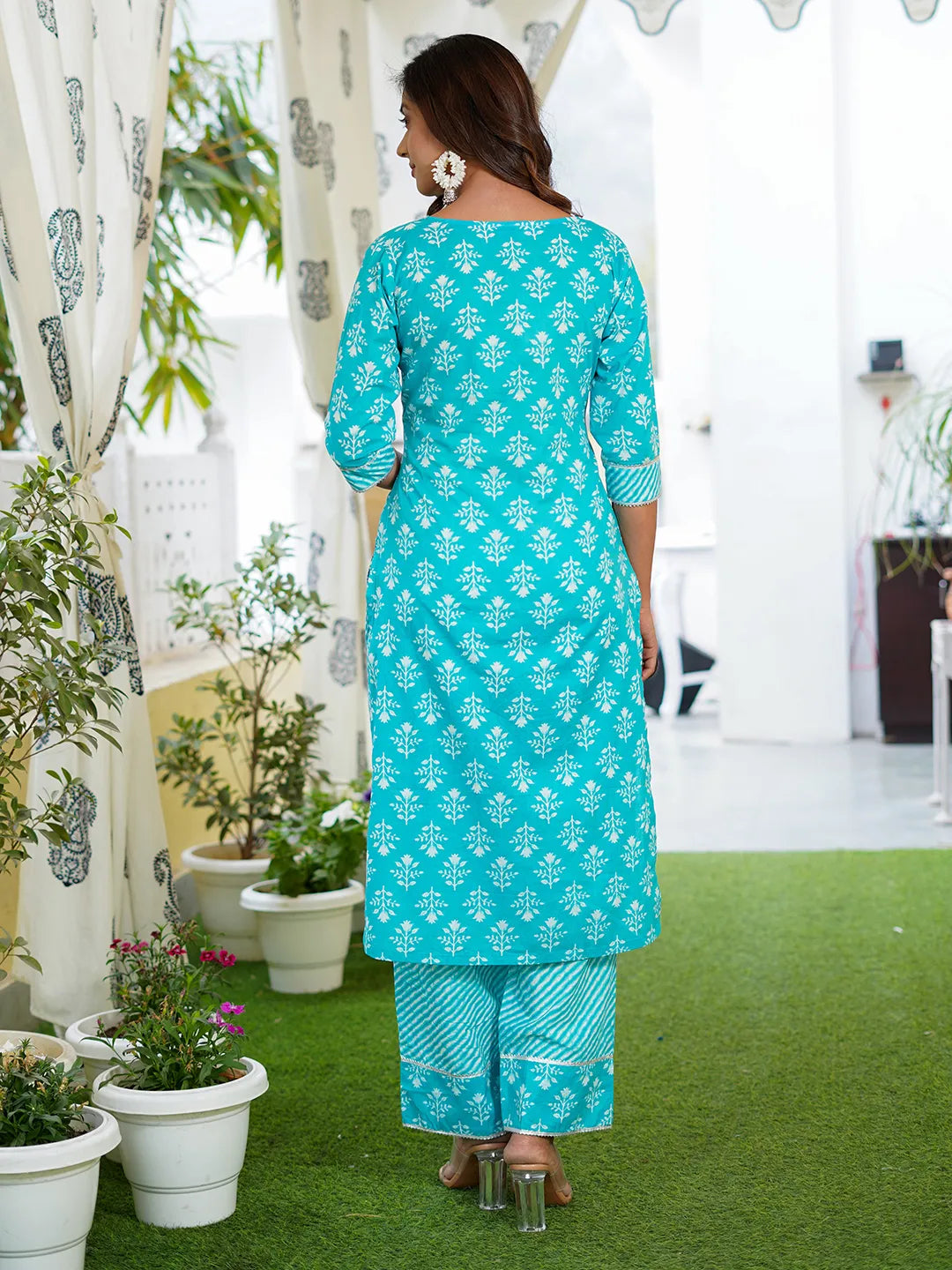 Jaitpuriya Women Turquoise Foli Print Straight Kurta Pant and Dupatta Set