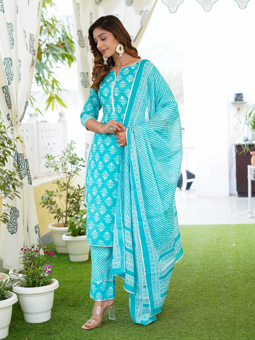 Jaitpuriya Women Turquoise Foli Print Straight Kurta Pant and Dupatta Set