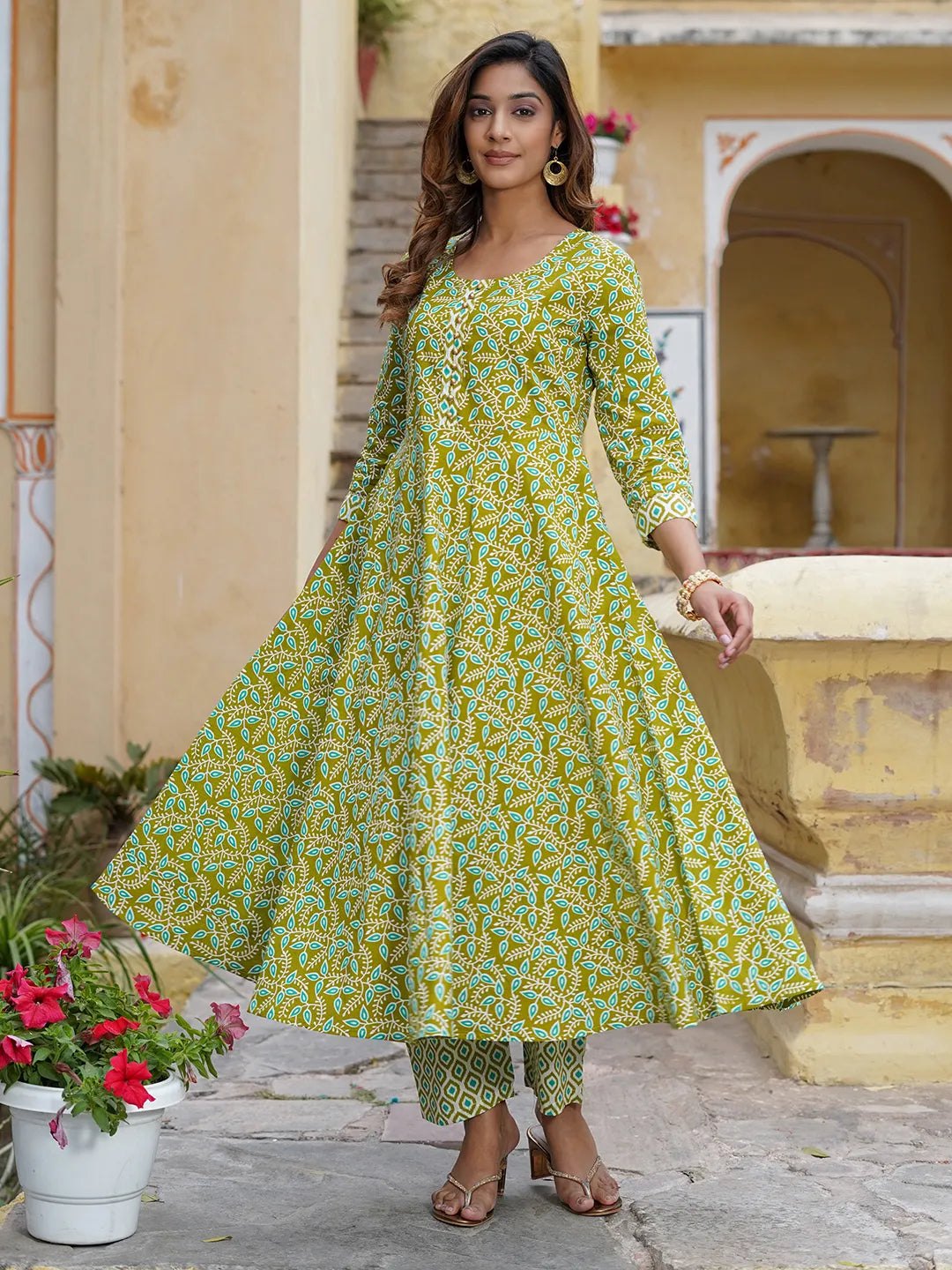 Jaitpuriya Women Green Foli Print Anarkali Kurta Pant and Dupatta Set