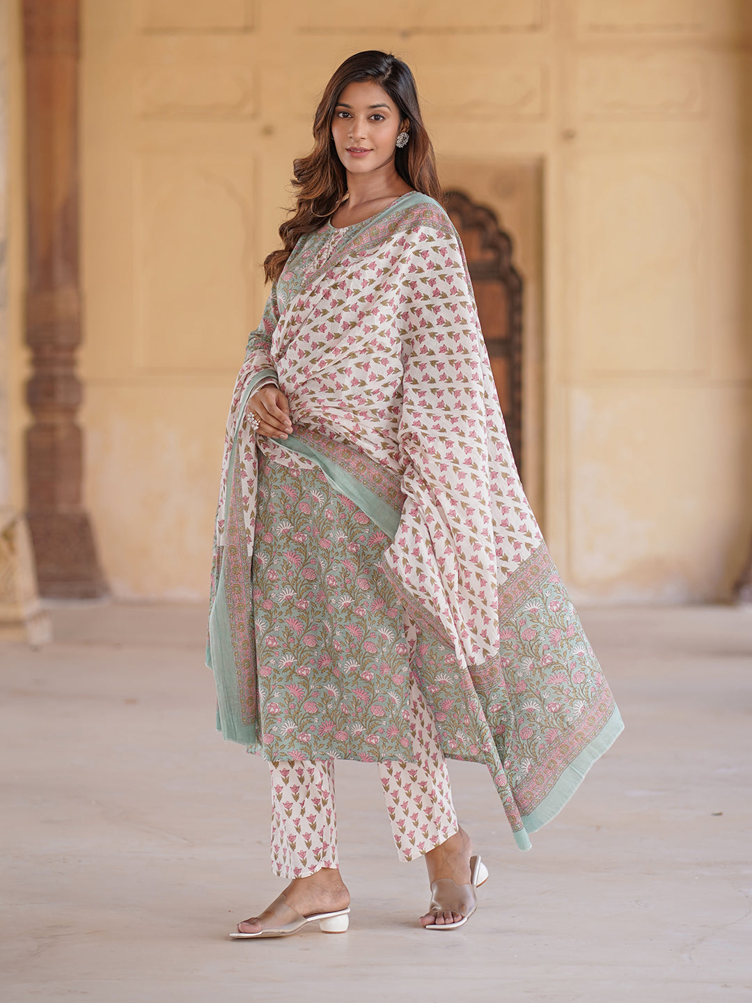 Jaitpuriya Women Green Floral Straight Kurta Pant and Dupatta Set