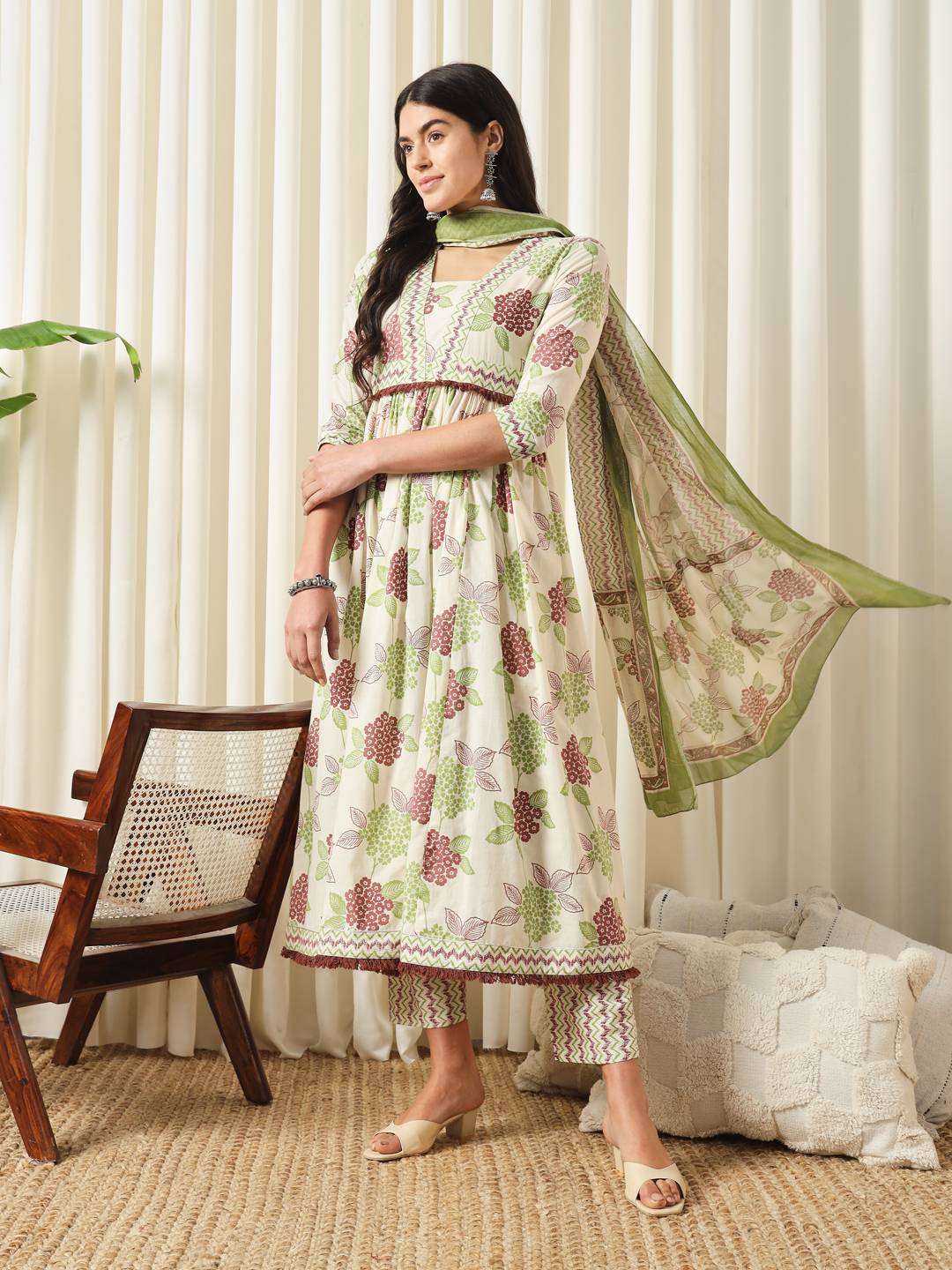 JAITPURIYA FASHION Floral Printed Empire Pure Cotton Flared Anarkali Kurta With Trousers & Dupatta