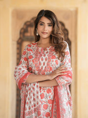 Jaitpuriya Women Peach And White Straight Kurta Pant Dupatta Set