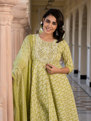 Jaitpuriya Women Green Embroidered Anarkali Kurta Bottom And Dupatta