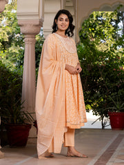 Jaitpuriya Women Peach Embroidered Anarkali Kurta Bottom And Dupatta