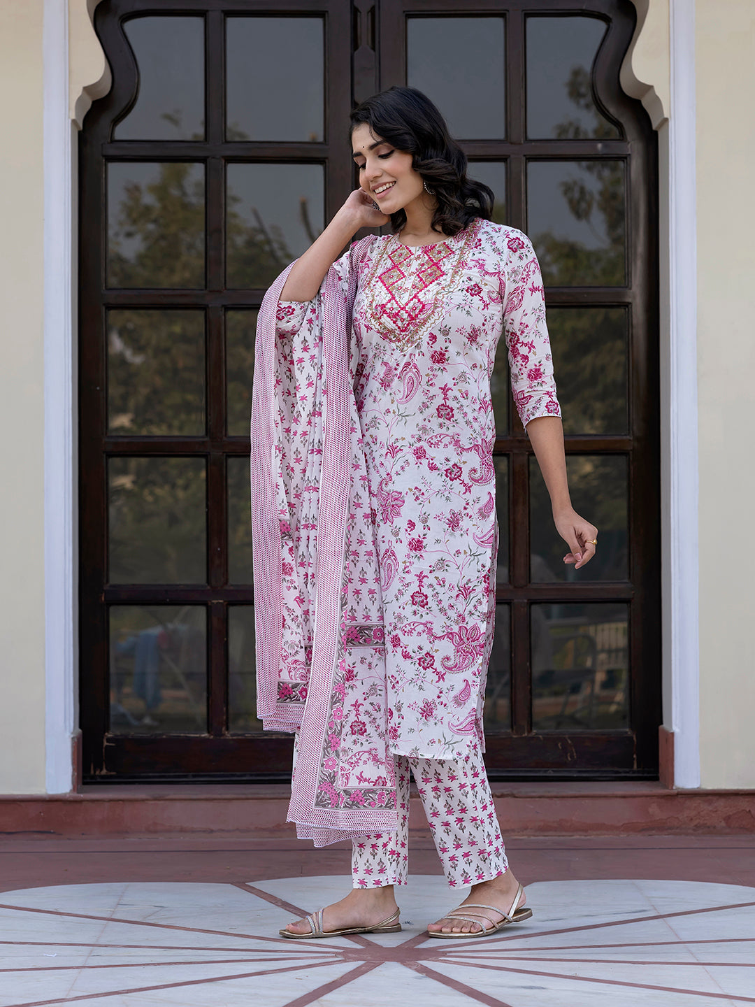 Jaitpuriya Women Pink And White Zari Work Straight Kurta Bottom And Dupatta
