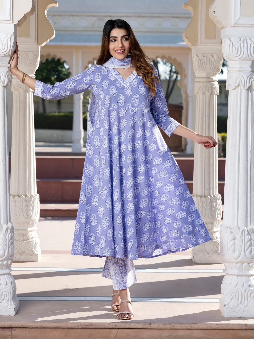 Jaitpuriya Women Blue Floral Print Anarkali Kurta Set with Dupatta
