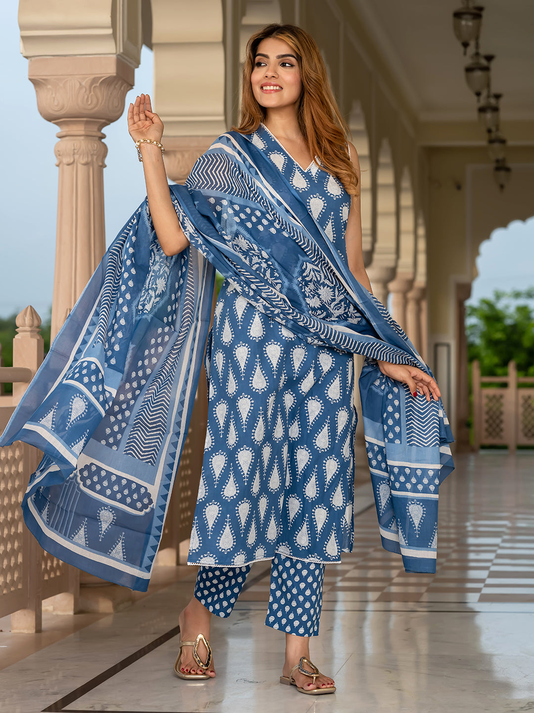 Jaitpuriya Women Blue Pure Cotton Straight Kurta Bottom Dupatta set