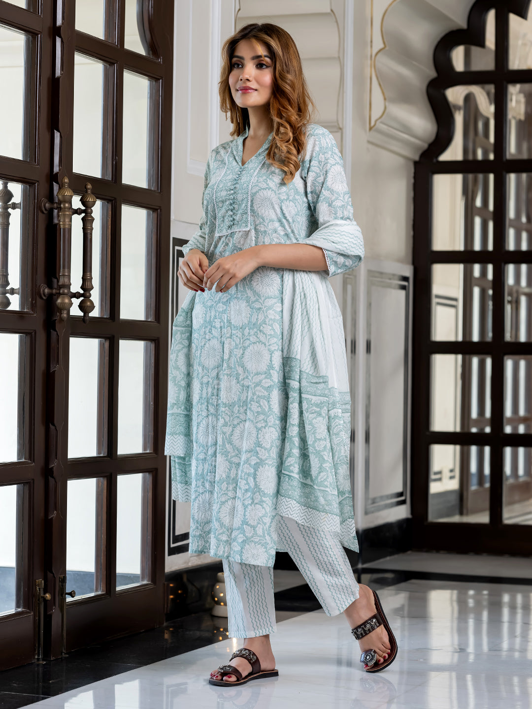 Jaitpuriya Women Green Pure Cotton Straight Kurta Bottom Dupatta set