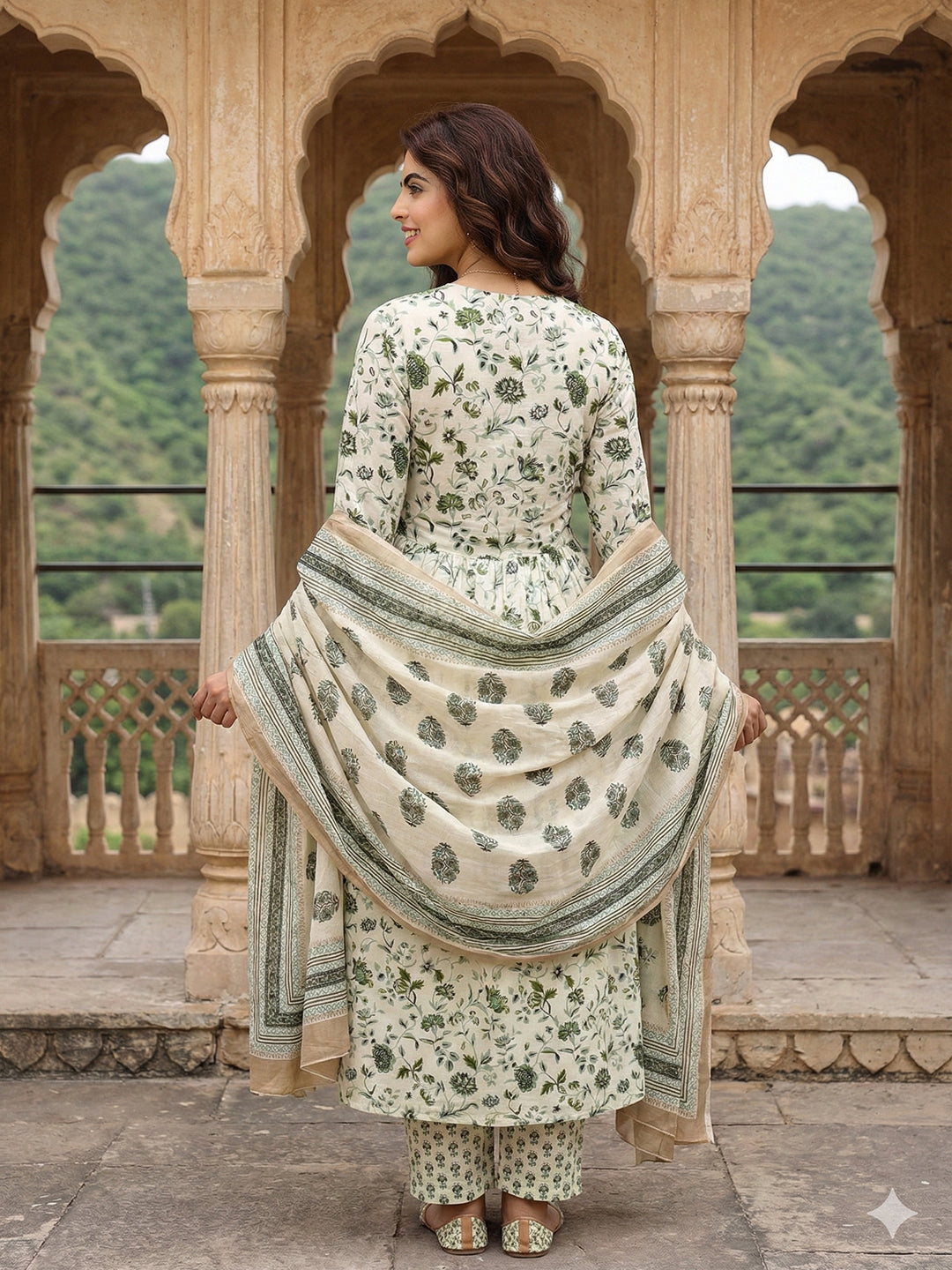 Jaitpuriya Green And White Pure Cotton Anarkali Pleated Kurta Set