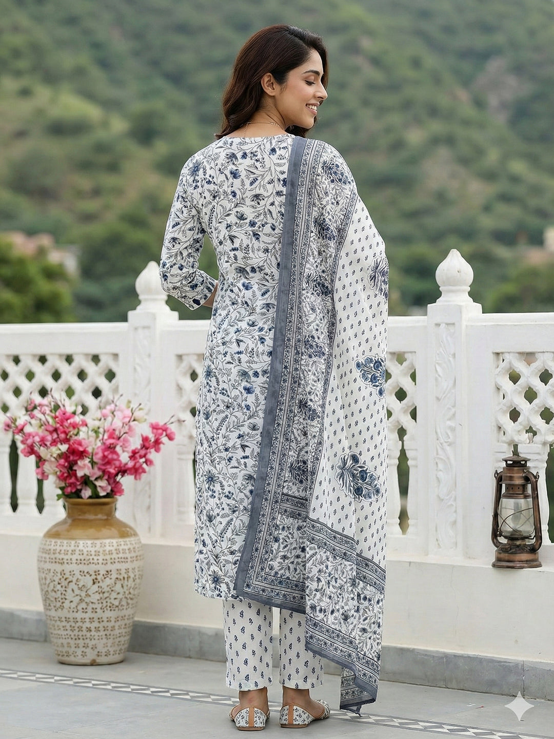 Jaitpuriya Grey And White Pure Cotton Straight Regular Kurta Set