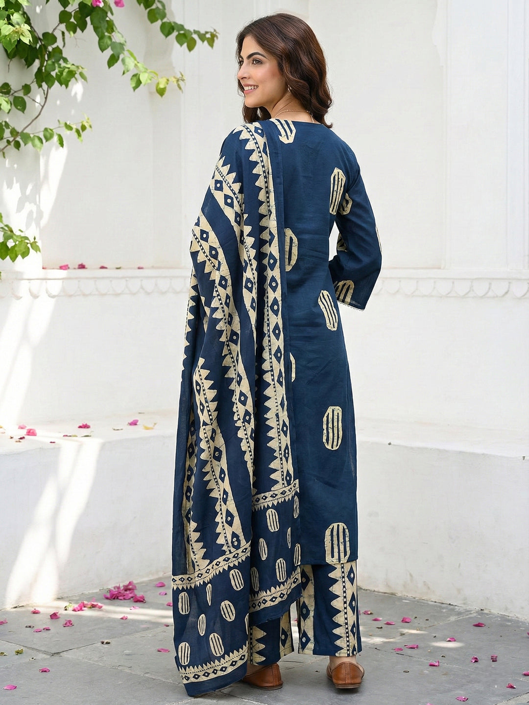 Jaitpuriya Blue And Cream Pure Cotton Straight Regular Kurta Set