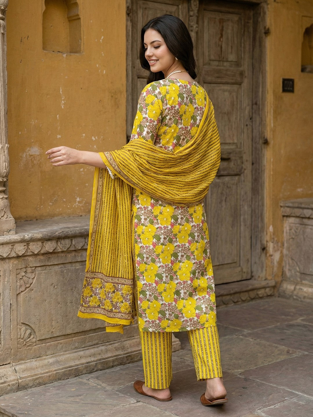 Jaitpuriya Yellow And White Pure Cotton Straight Regular Kurta Set