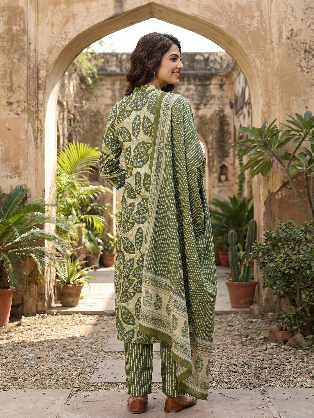Jaitpuriya Green Pure Cotton Straight Regular Kurta Set