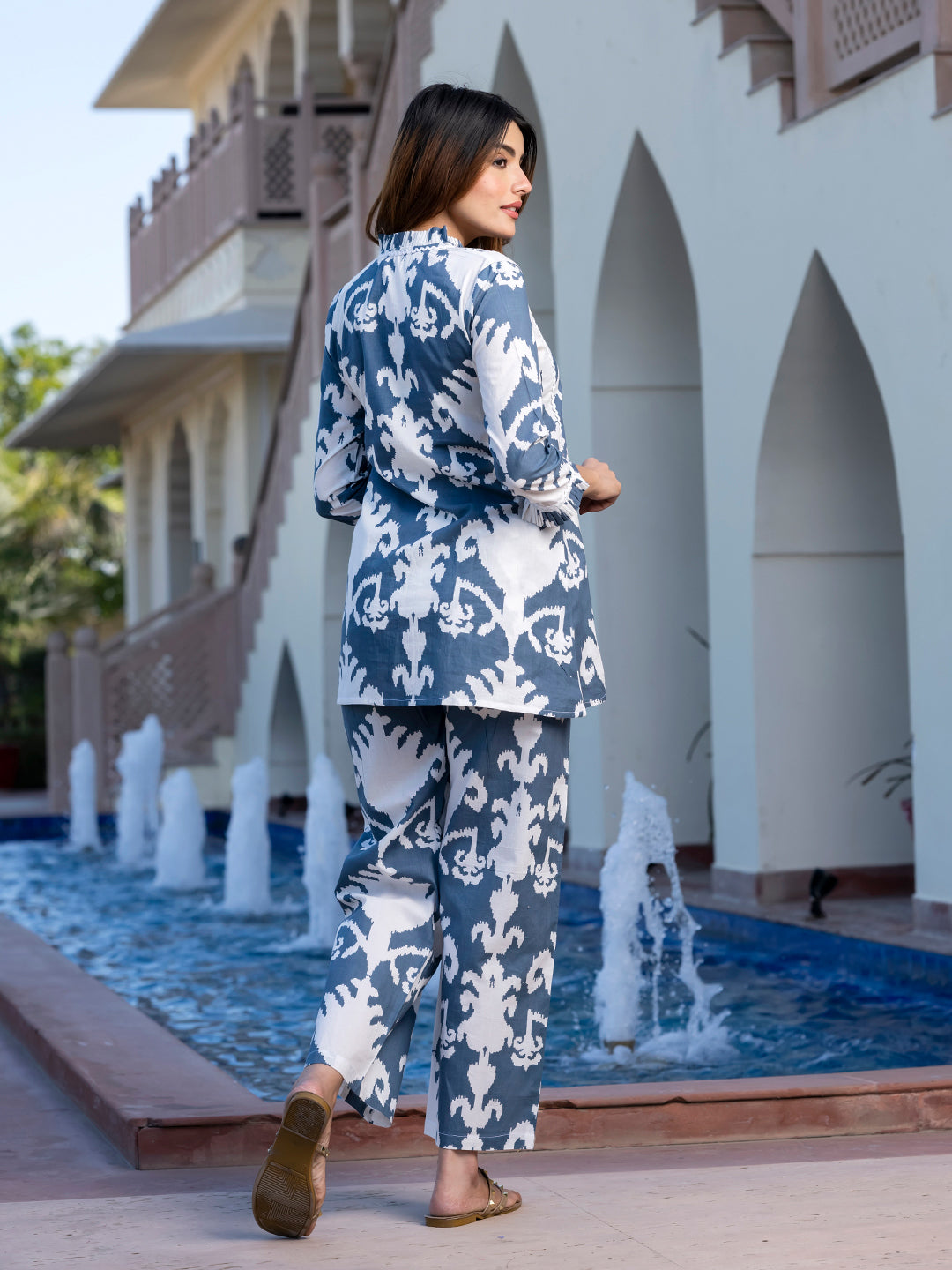 Jaitpuriya Women Sky Blue And White Ethnic Motifs Top Co-Orde