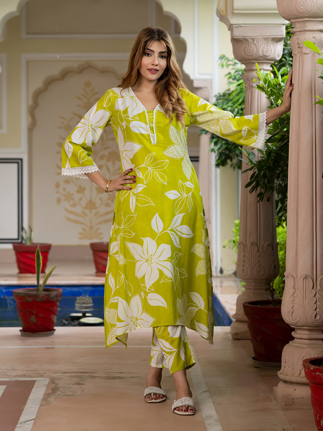 Jaitpuriya Women Green And White Pure Cotton Tunic Co-ord set