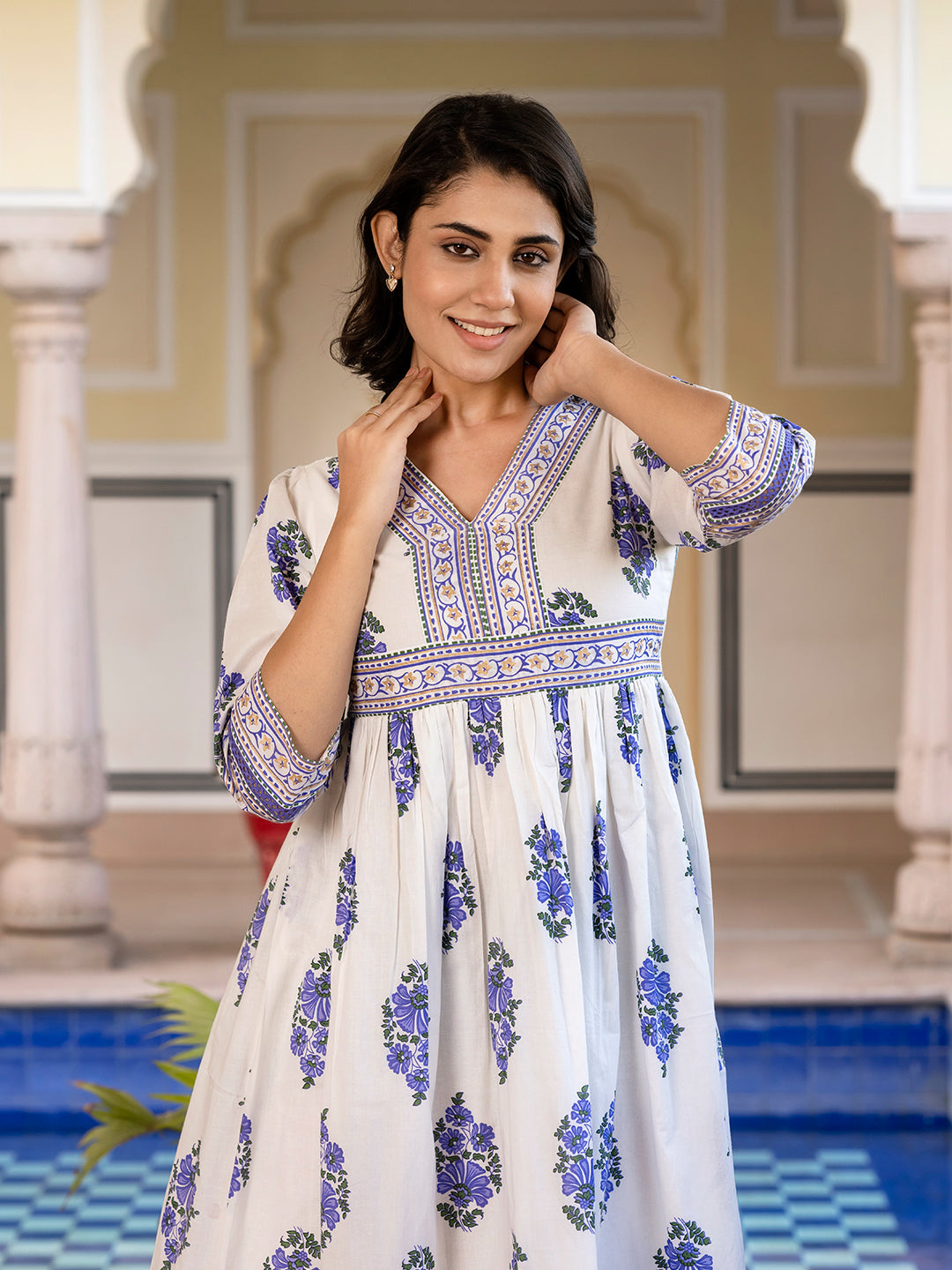 Jaitpuriya Women Blue And White Floral Print A-Line Dresses