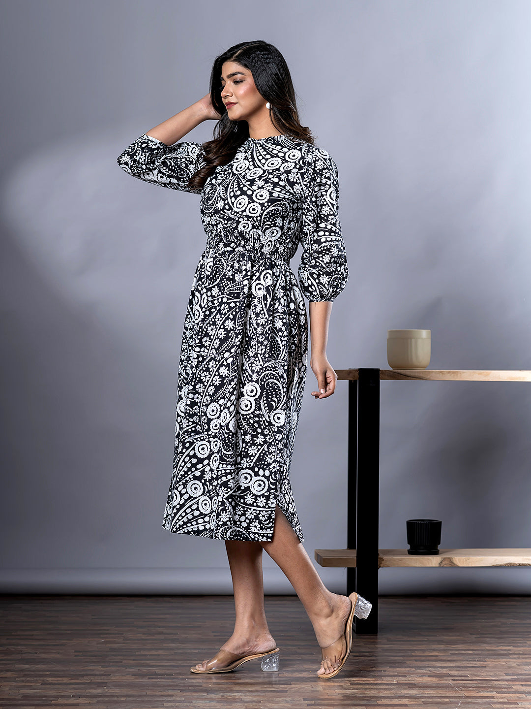 Jaitpuriya Women Black And  White Paisley Print fit & flare Dresses