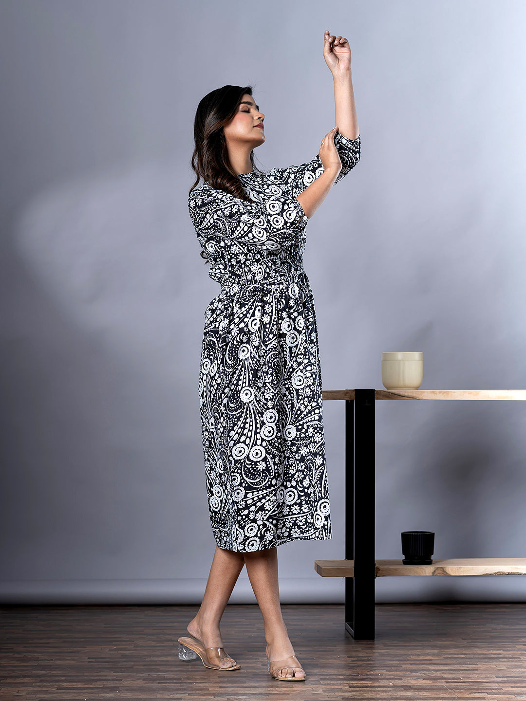 Jaitpuriya Women Black And  White Paisley Print fit & flare Dresses
