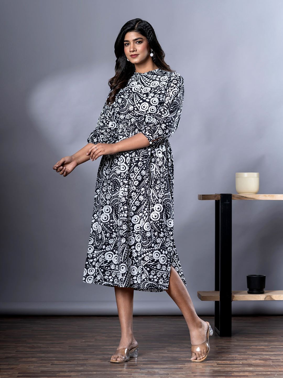 Jaitpuriya Women Black And  White Paisley Print fit & flare Dresses