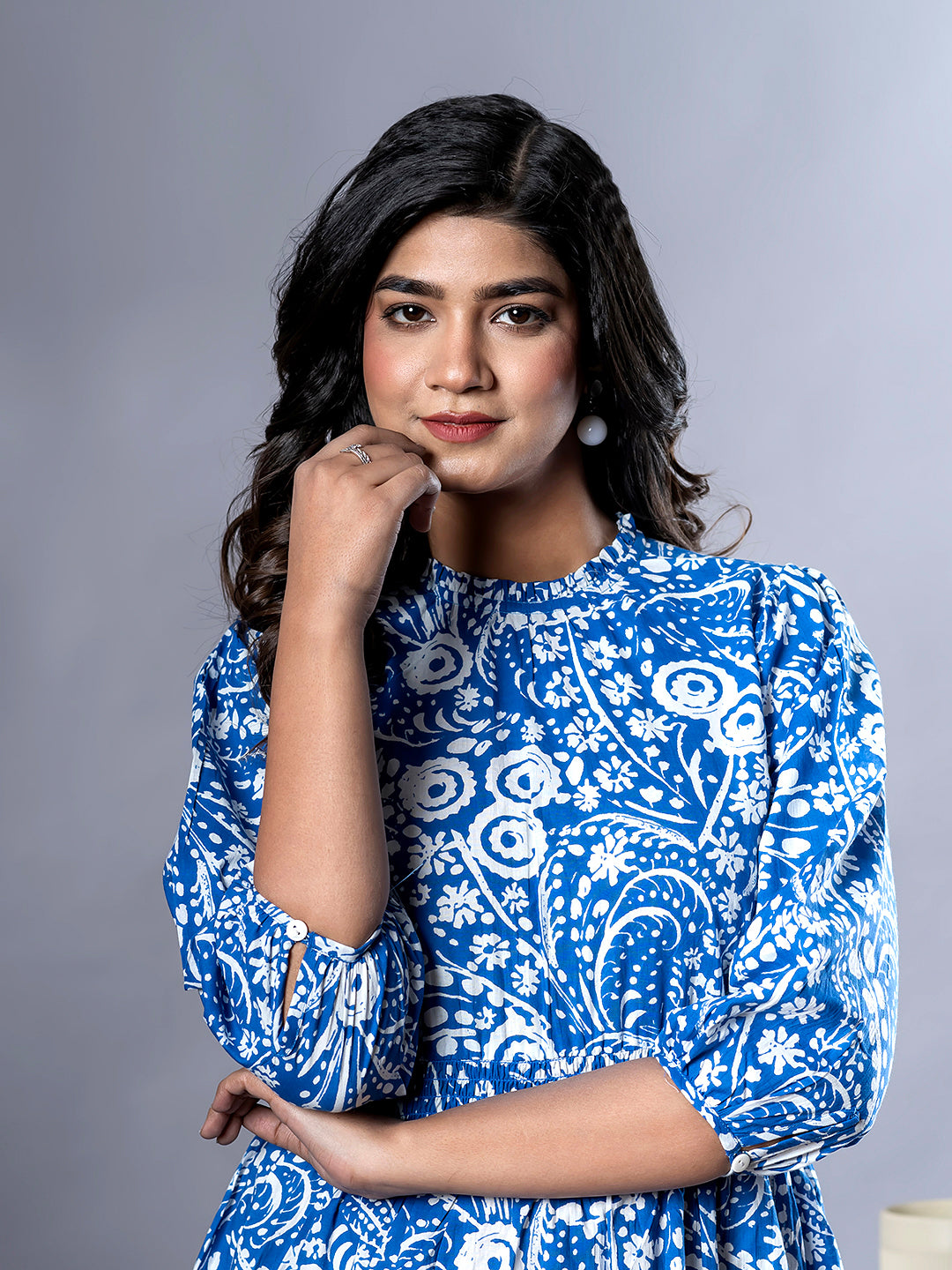 Jaitpuriya Women Blue And White Paisley Print fit & flare Dresses