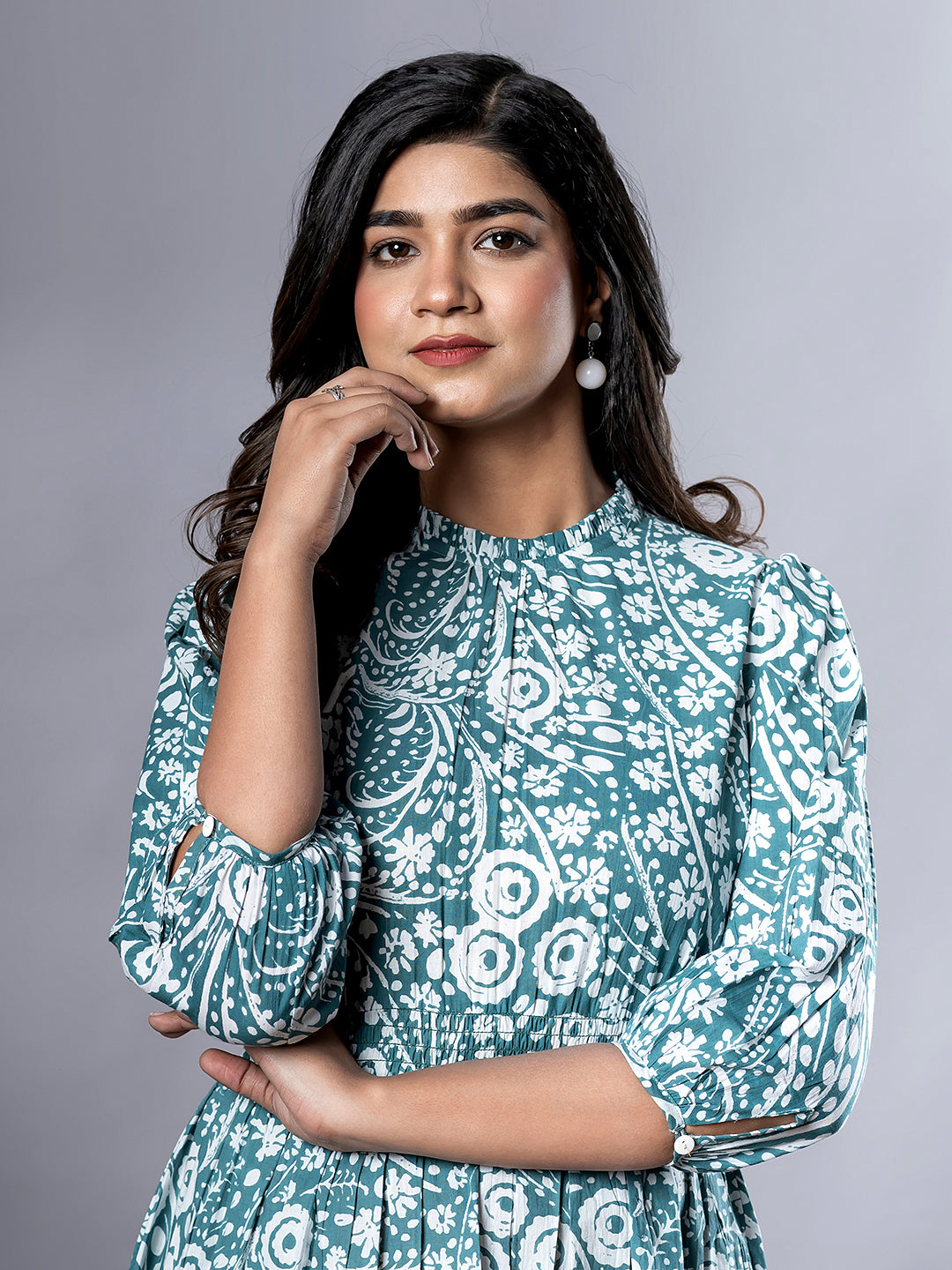Jaitpuriya Women Turquoise And White Paisley Print fit & flare Dresses