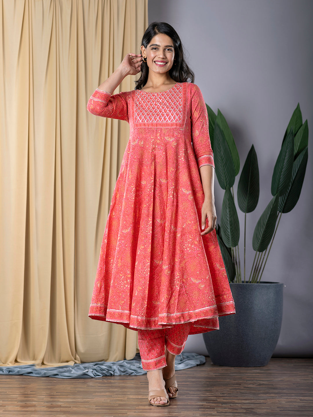 Jaitpuriya Women Pink Ethnic motifs Anarkali Kurta With Trouser Set