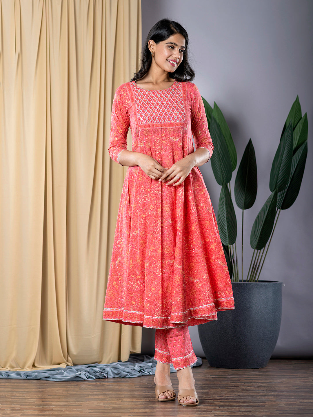 Jaitpuriya Women Pink Ethnic motifs Anarkali Kurta With Trouser Set