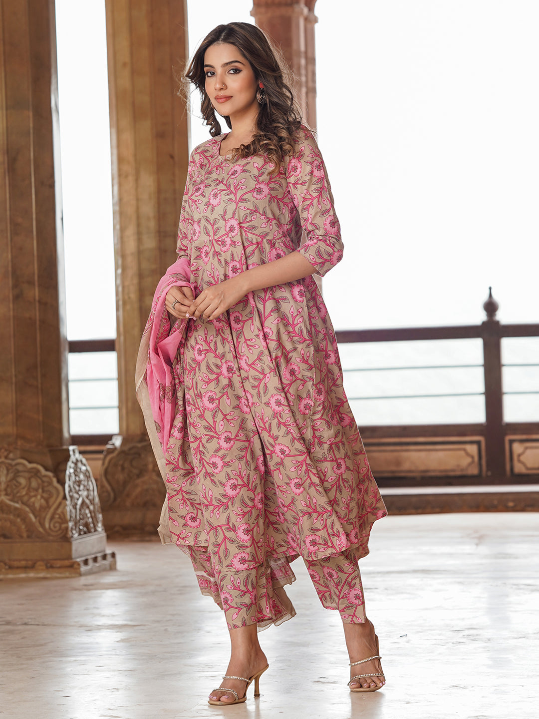 Jaitpuriya Women Cream Floral Anarkali Kurta Pant and Dupatta Set