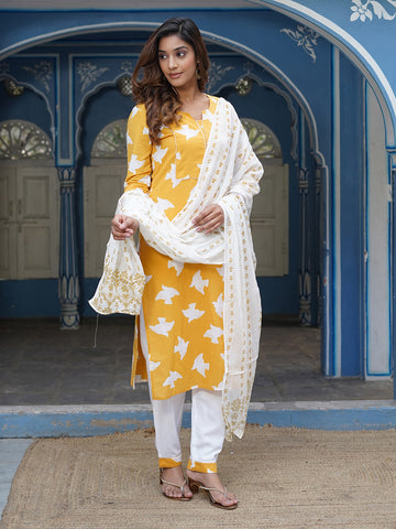 Jaitpuriya Women Yellow Bird Print Straight Kurta Pant and Dupatta Set