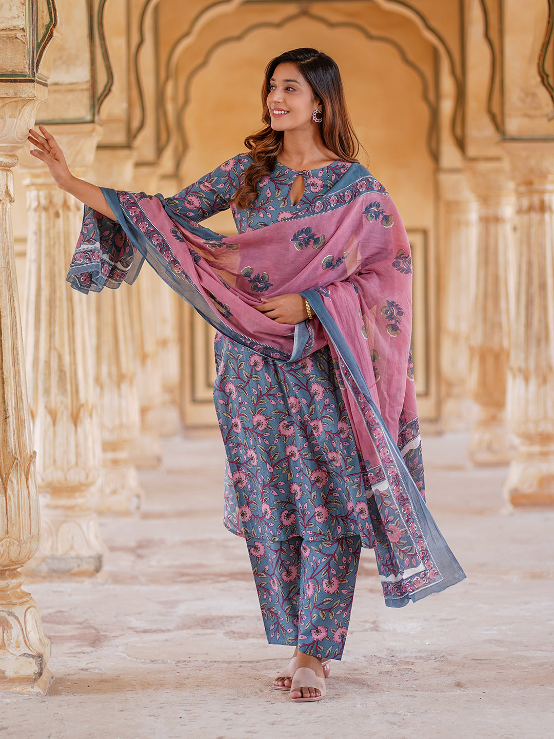 Jaitpuriya Women Blue Floral Straight Kurta Pant and Dupatta Set