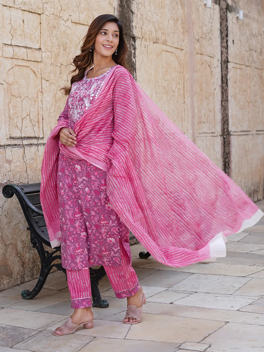 Jaitpuriya Women Pink Floral Straight Kurta Pant and Dupatta Set