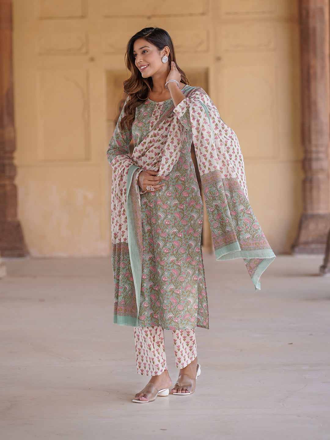 Jaitpuriya Women Green Floral Straight Kurta Pant and Dupatta Set