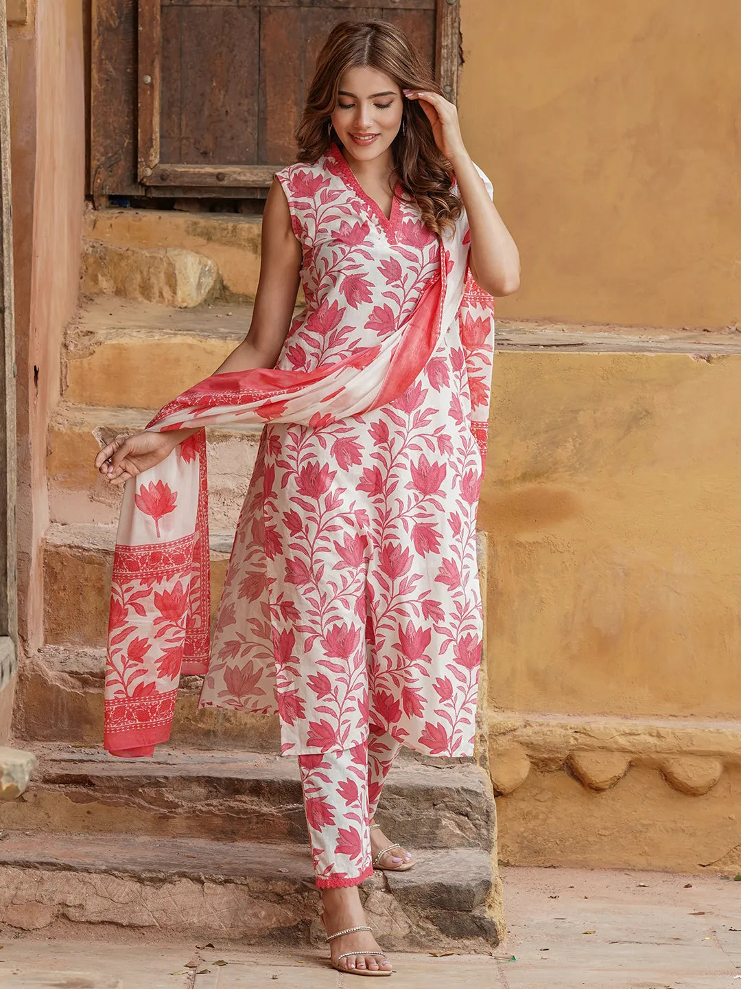 Jaitpuriya Women Red Floral Straight Kurta Pant and Dupatta Set