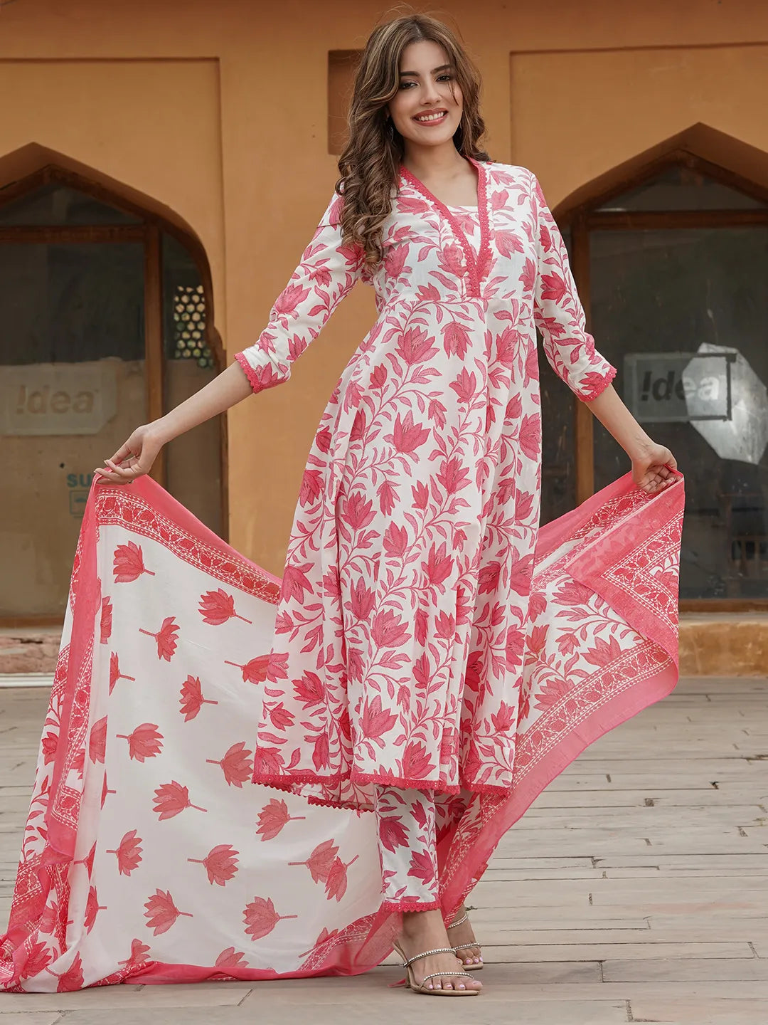 Jaitpuriya Women Red Floral Anarkali Kurta Pant and Dupatta Set