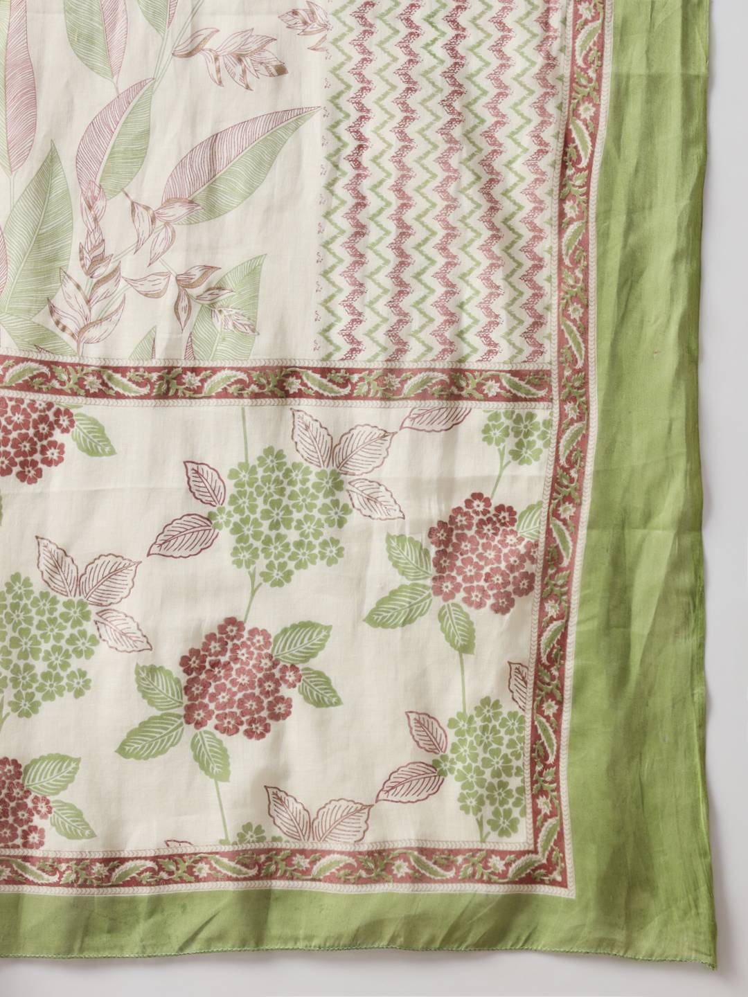 JAITPURIYA FASHION Floral Printed Empire Pure Cotton Flared Anarkali Kurta With Trousers & Dupatta