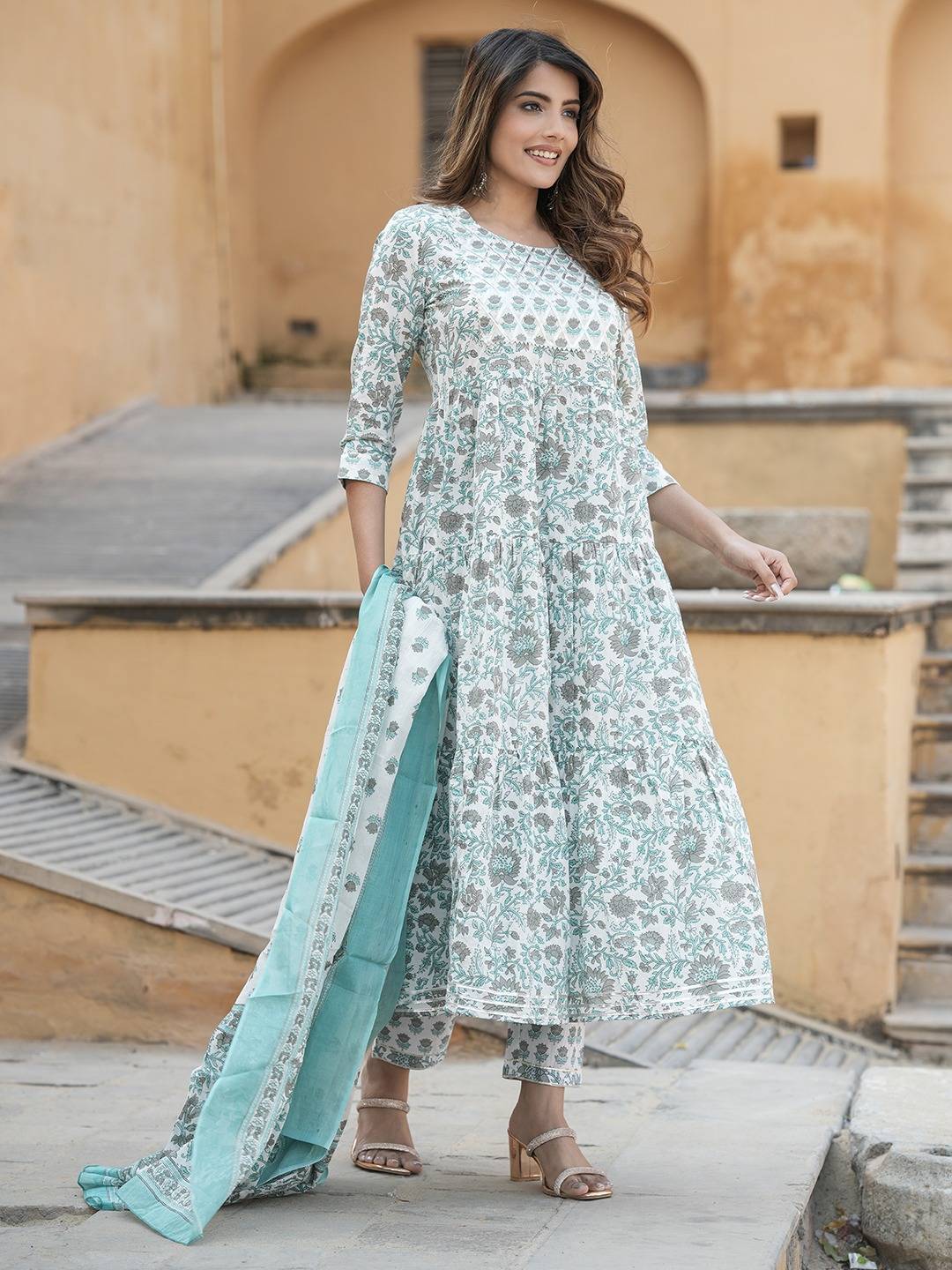 Jaitpuriya Women Grey And Turquoise Tiered Kurta Pant Dupatta Set